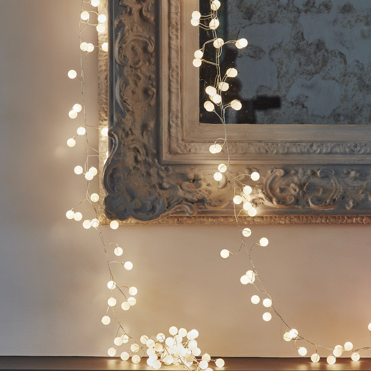 WHITE SNOWBERRY FAIRY LIGHTS 