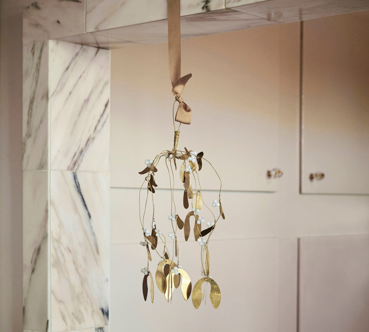 Brass mistletoe hanging decoration 