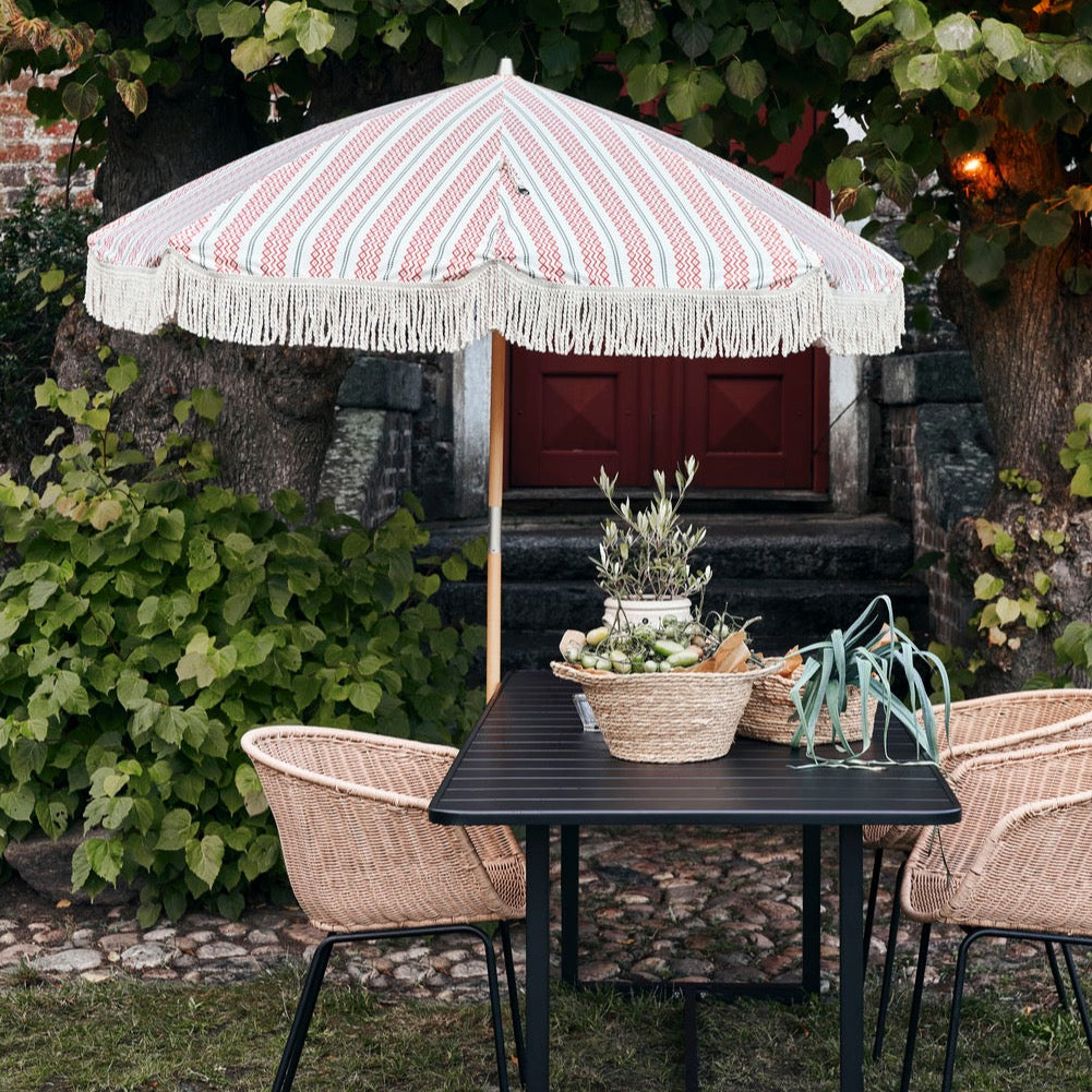 garden umbrella in red, white stripe