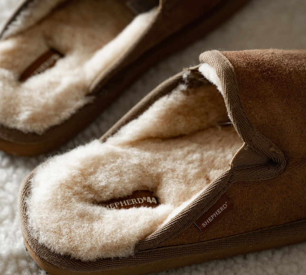 Mens sheepskin mule slippers in tan by Shepherd of Sweden