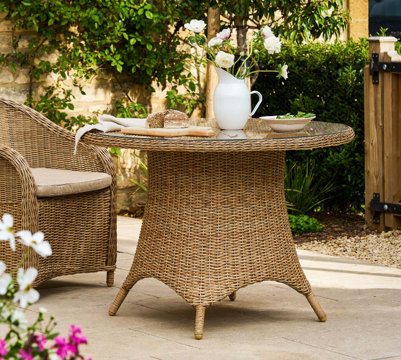outdoor rattan table 