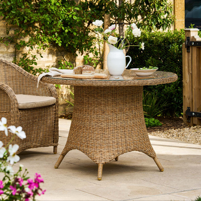 outdoor rattan table 