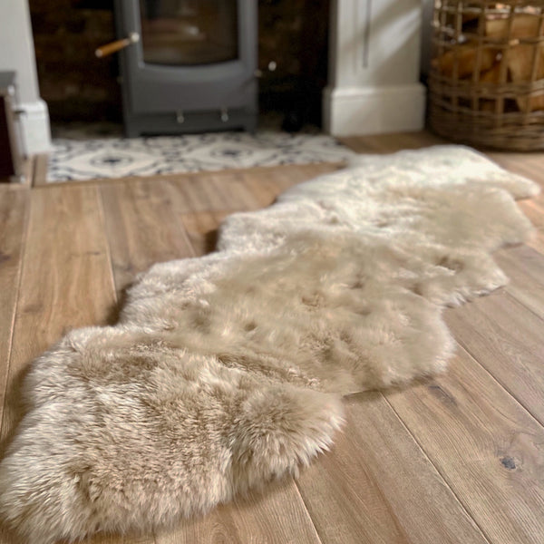 Double sheepskin rug in beige