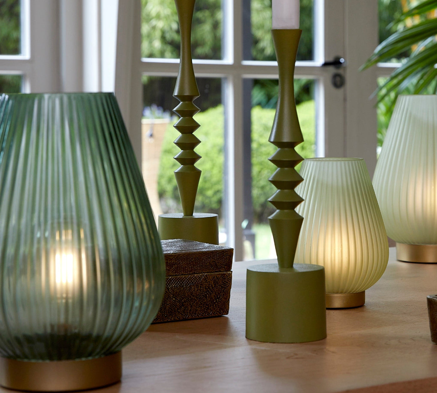 Portable Dark Green Glass Lamp Tajera