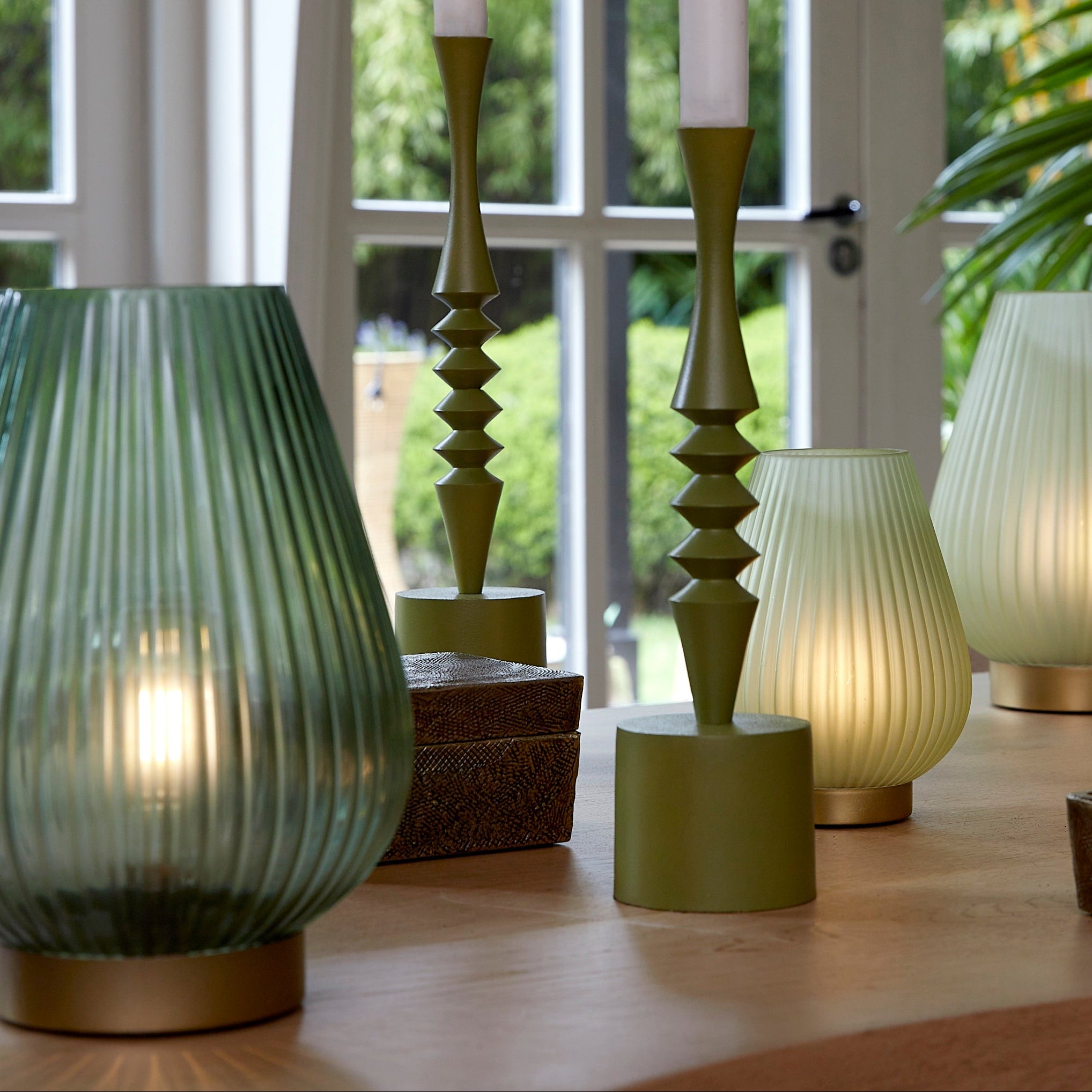 Portable Dark Green Glass Lamp Tajera