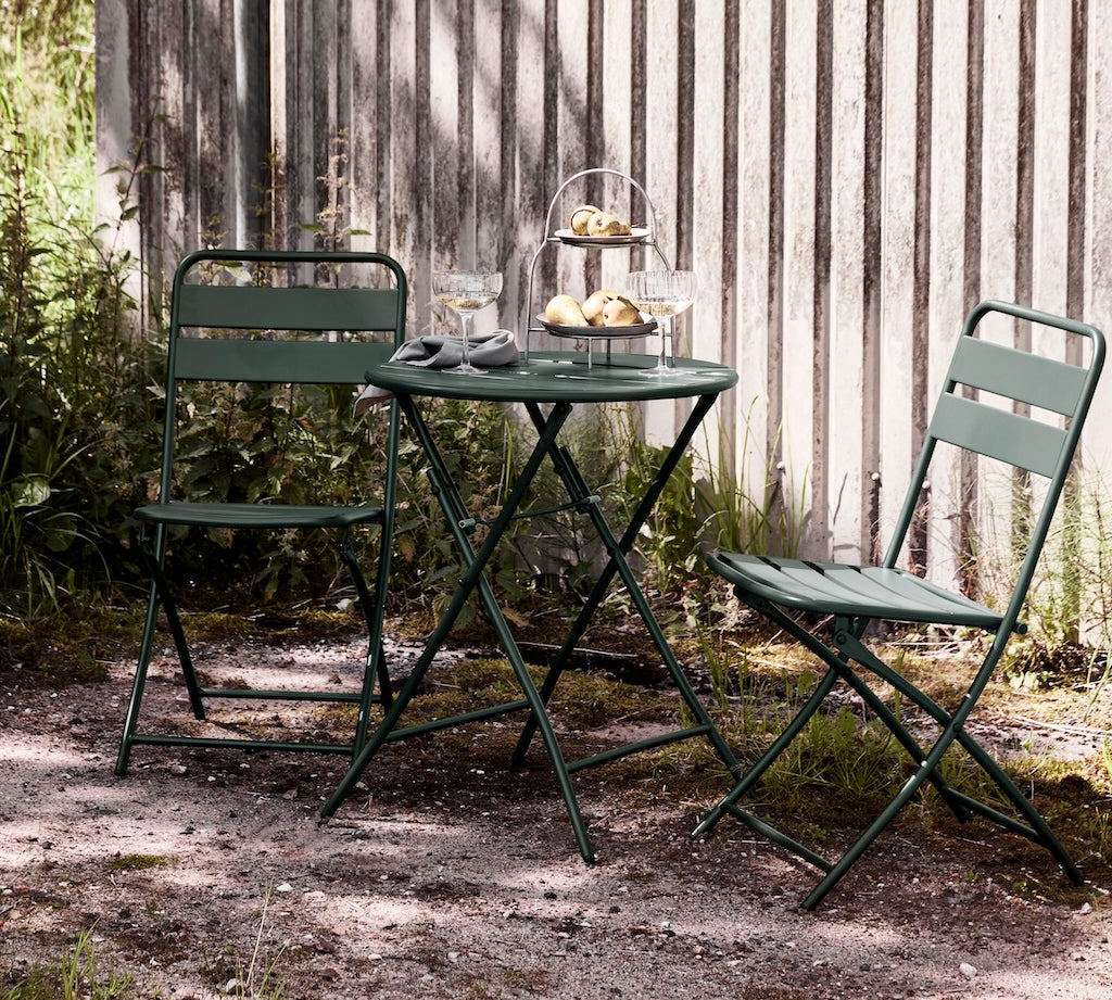 dark green garden table and chairs