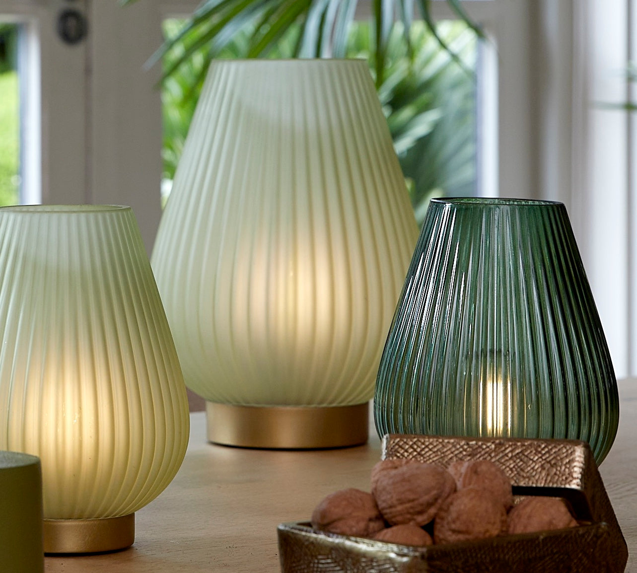 Portable Dark Green Glass Lamp Tajera