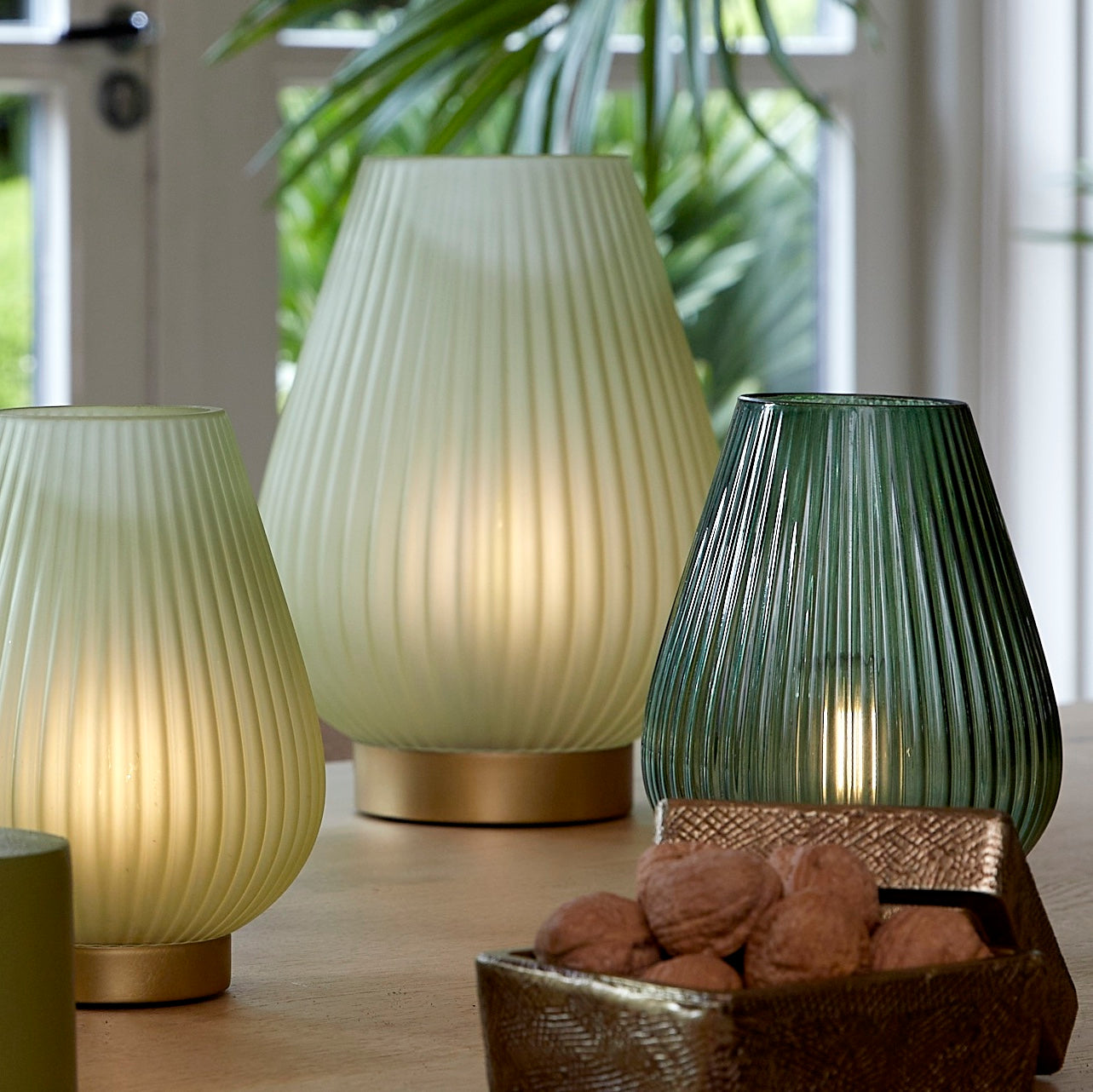 Portable Dark Green Glass Lamp Tajera