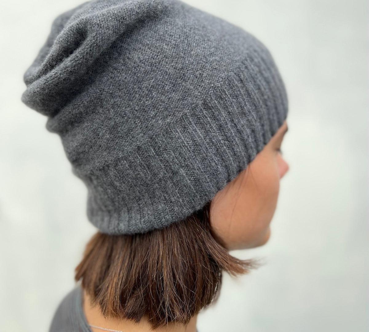 dark grey cashmere and merino wool beanie hat 