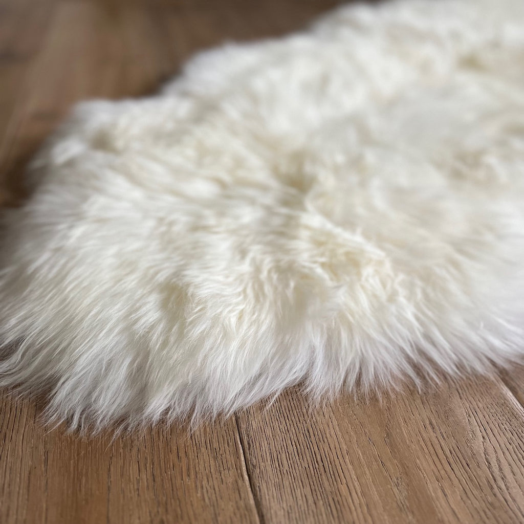 detail of white sheepskin rug 
