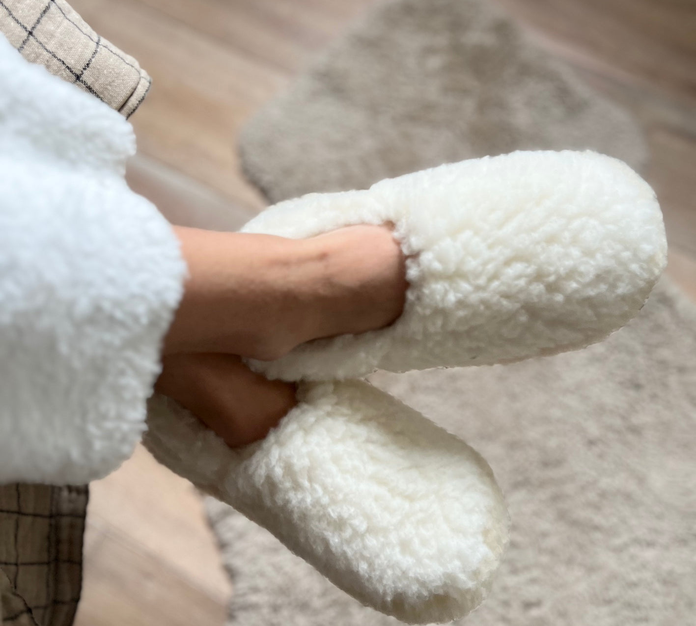 natural fleece wool ladies slippers