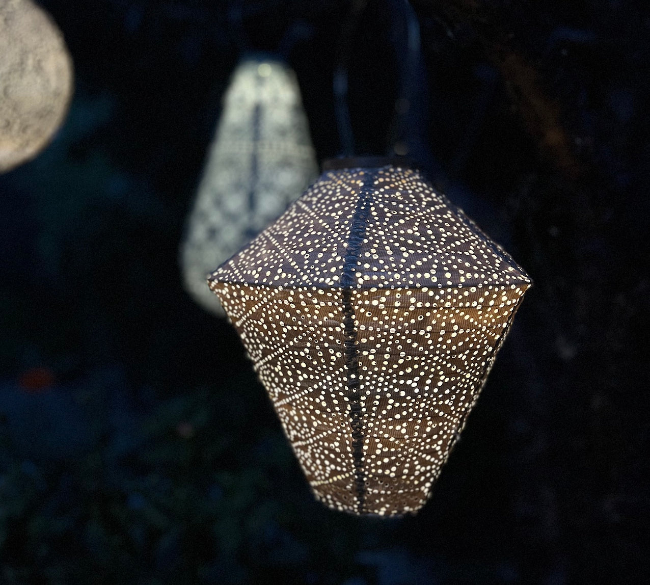 gold diamond solar lantern