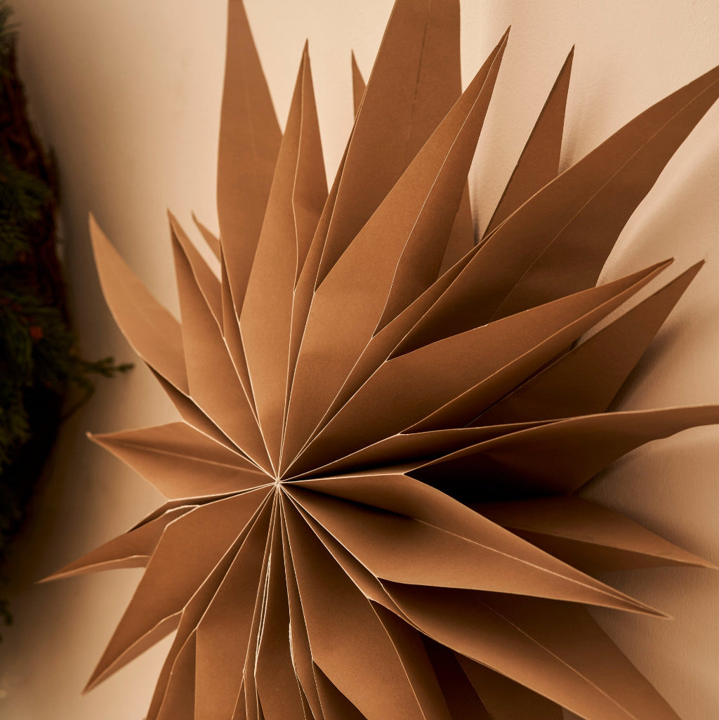 Maddox large paper star in nutmeg 