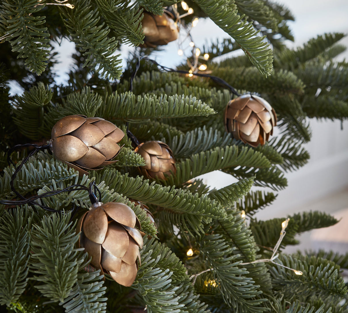 Gold pinecone fairy lights 