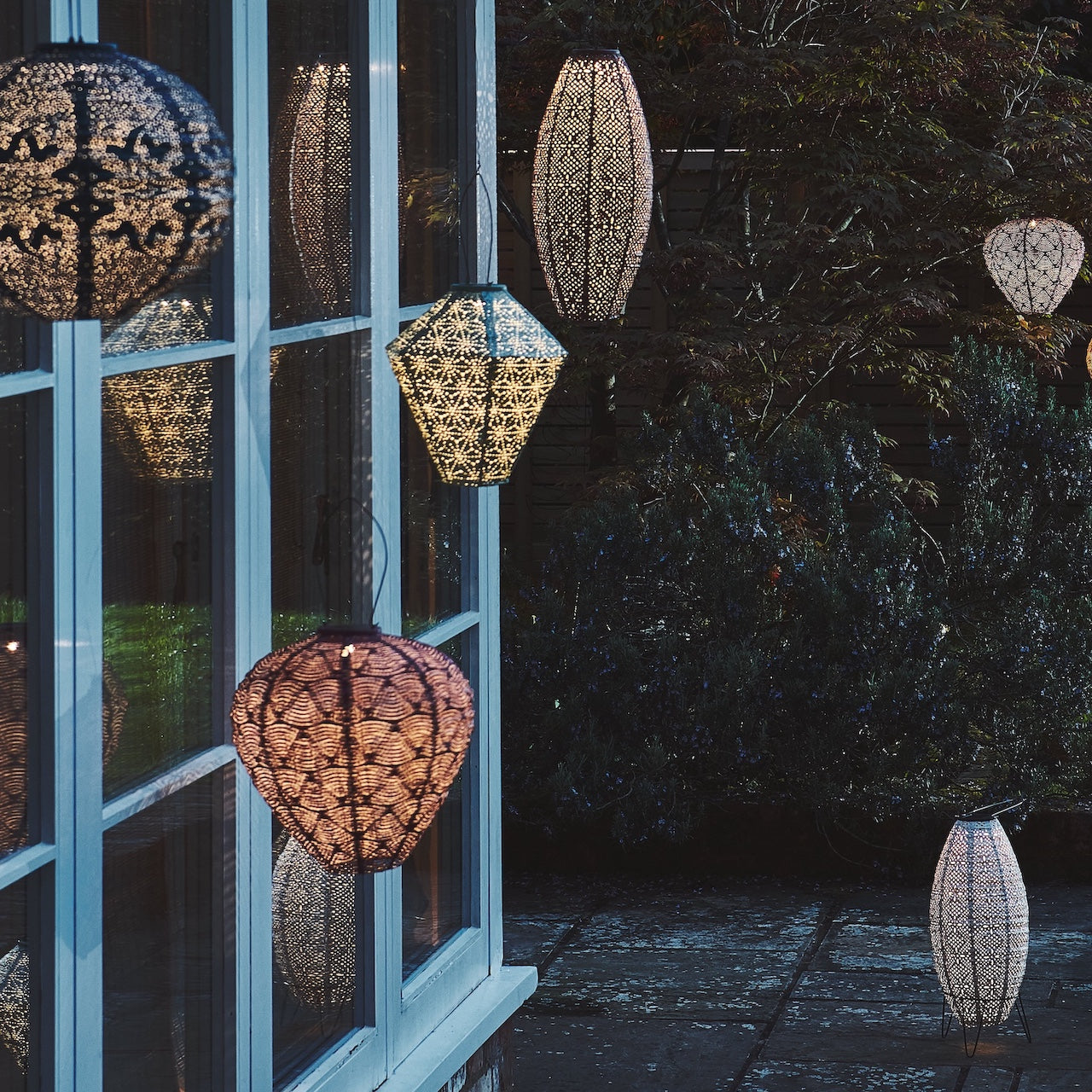 SOLAR GARDEN LANTERNS