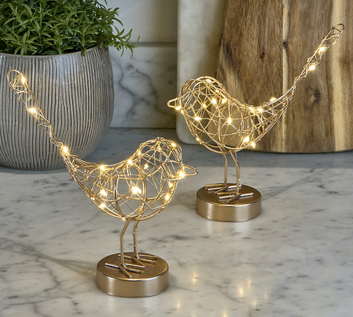 Christmas Robin Light in gold 