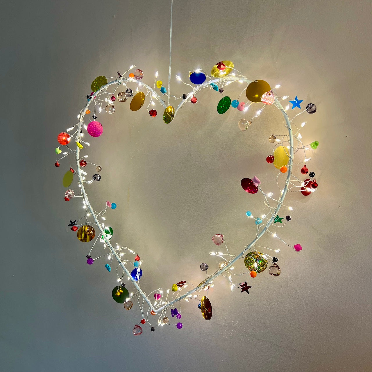 illuminated led heartlight with decorative charms