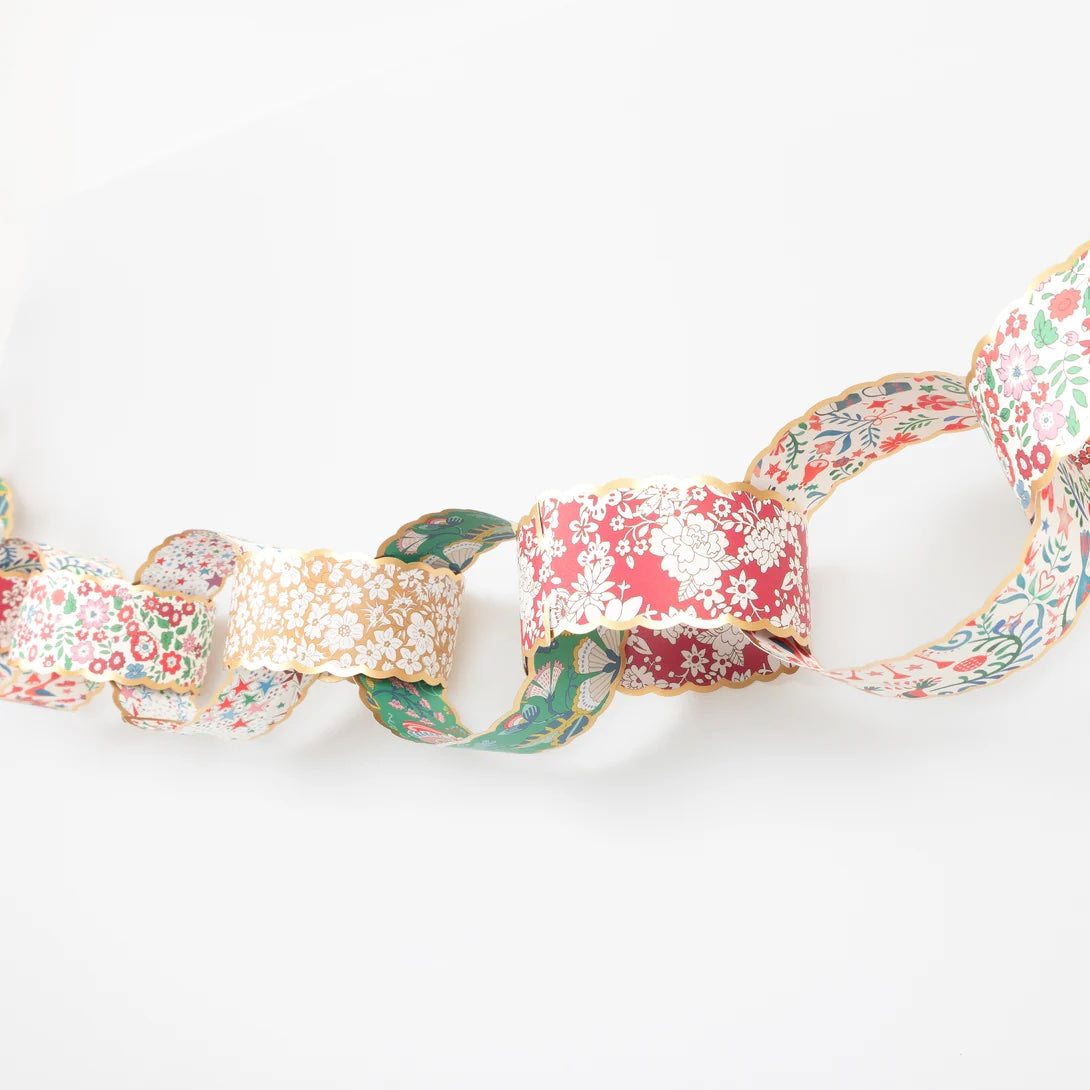 Liberty Print garland with a chain link design by Meri Meri