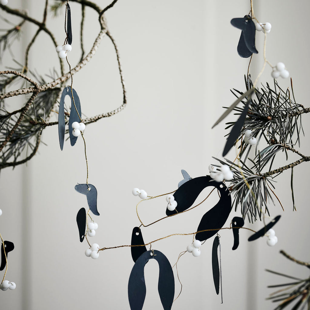 hanging mistletoe garland in black 