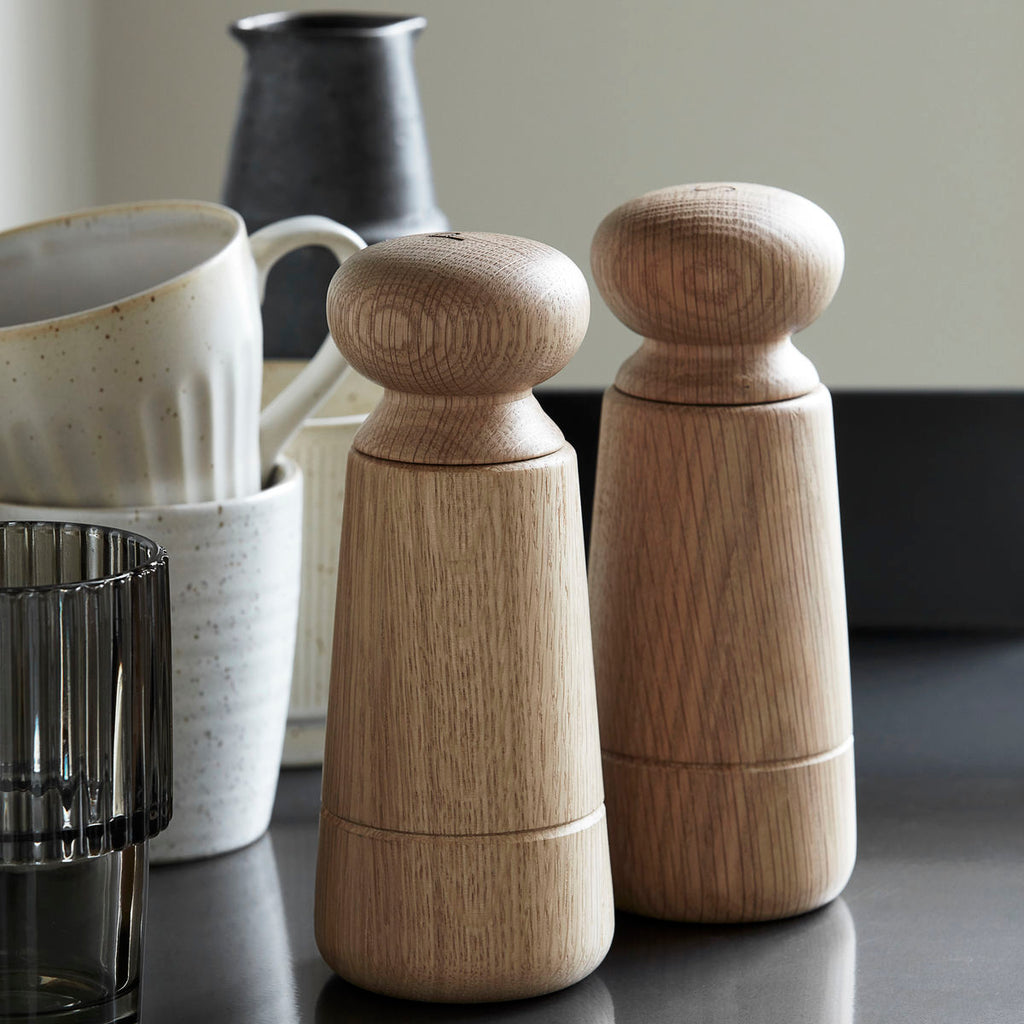 solid oak salt and pepper mill by House Doctor 