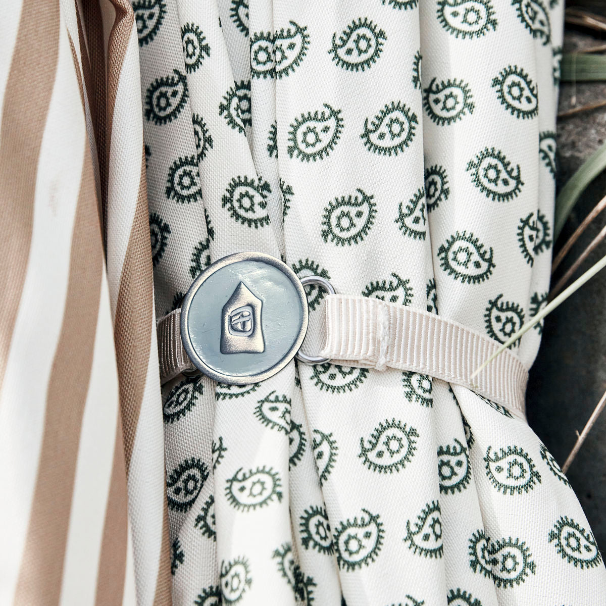 detail of print on the garden umbrella 