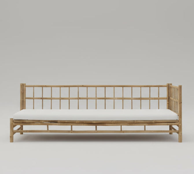 white lounge bed