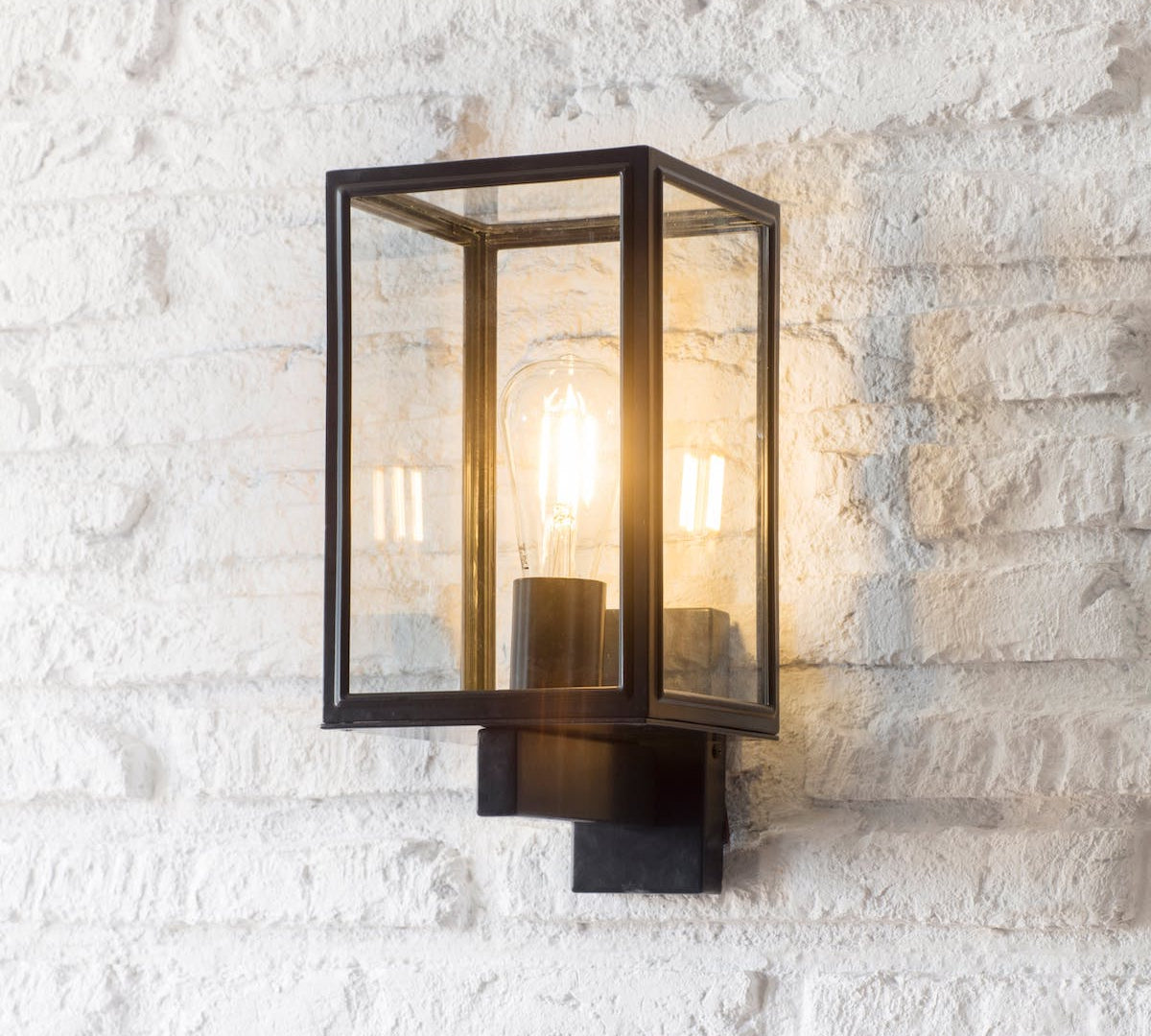 Belgrave Carriage Light by Garden Trading