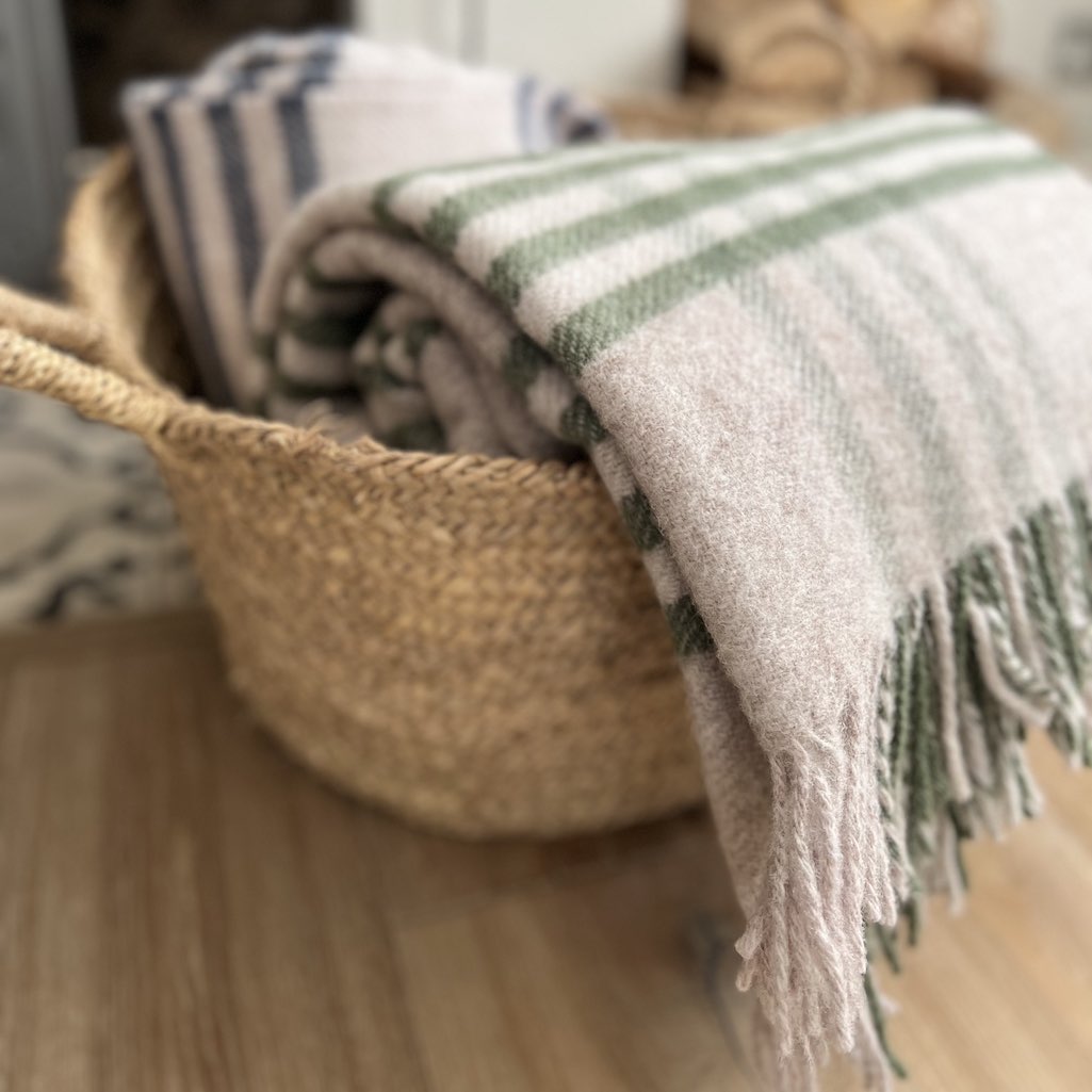 Tweedmill check throw in green