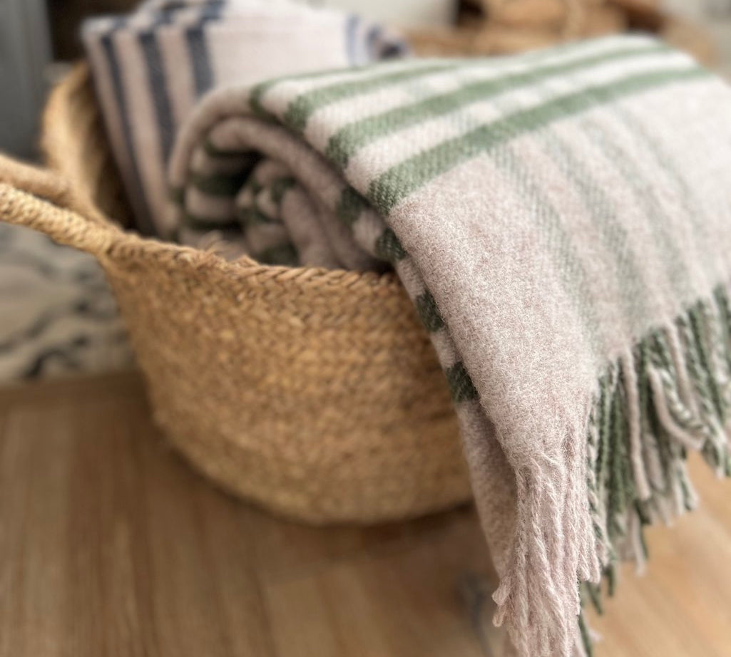 Tweedmill check throw in green