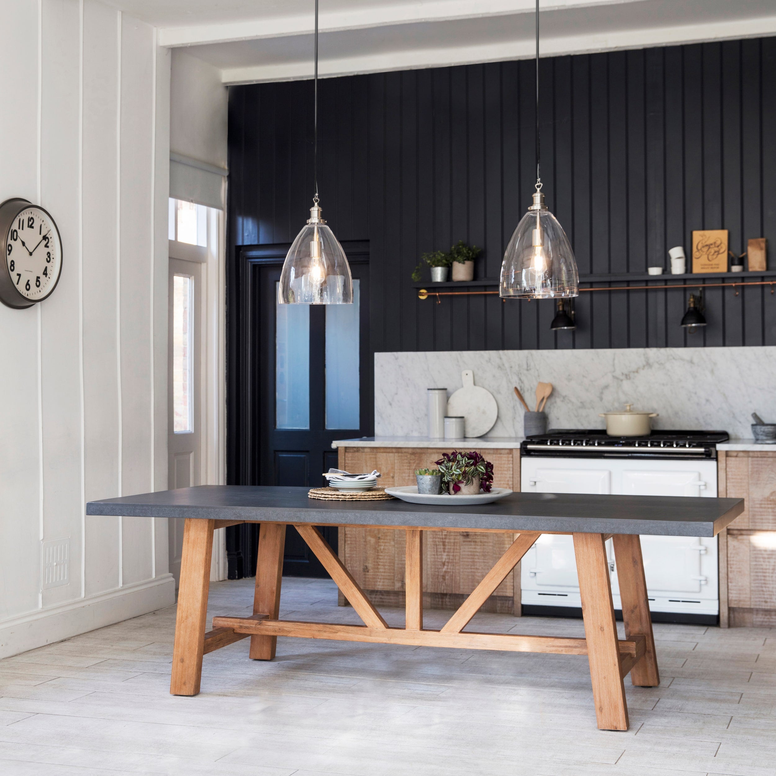 Chilford dining table by Garden Trading 