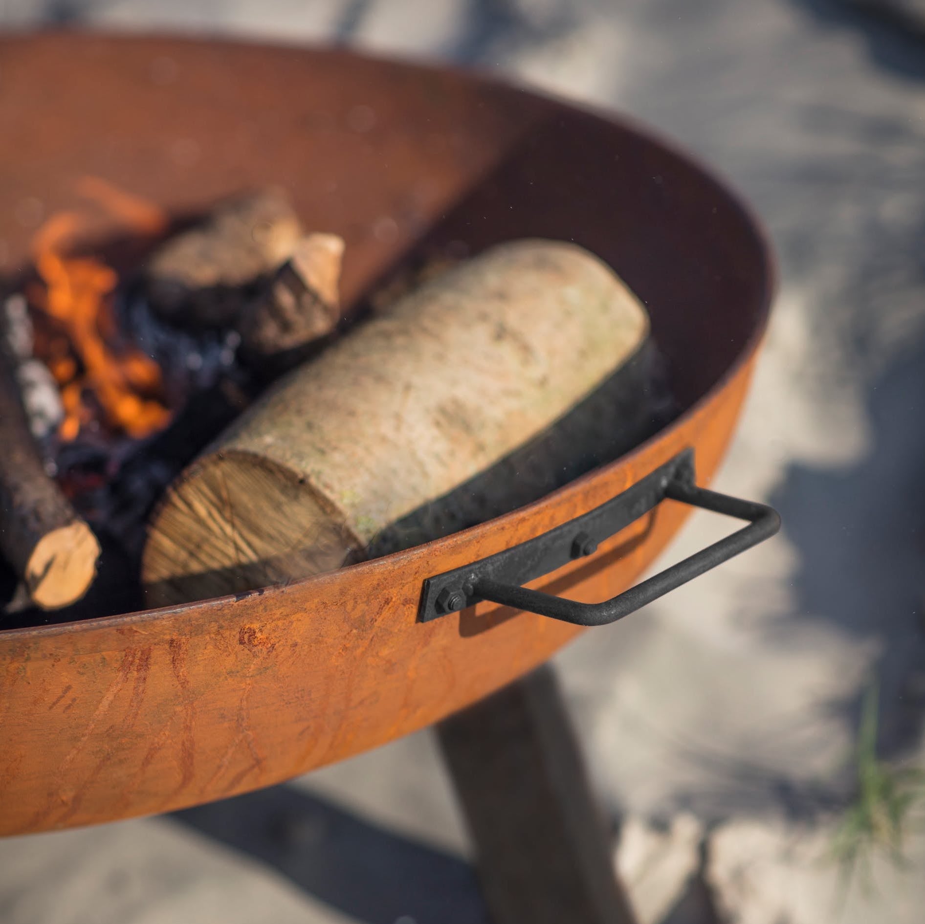 Foscot fire pit rusts over time 