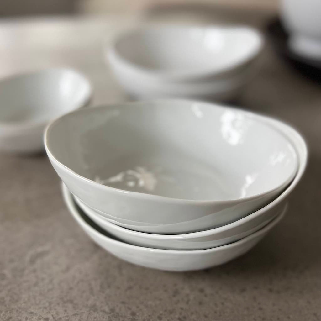 medium white Porcellino bowl by Pomax