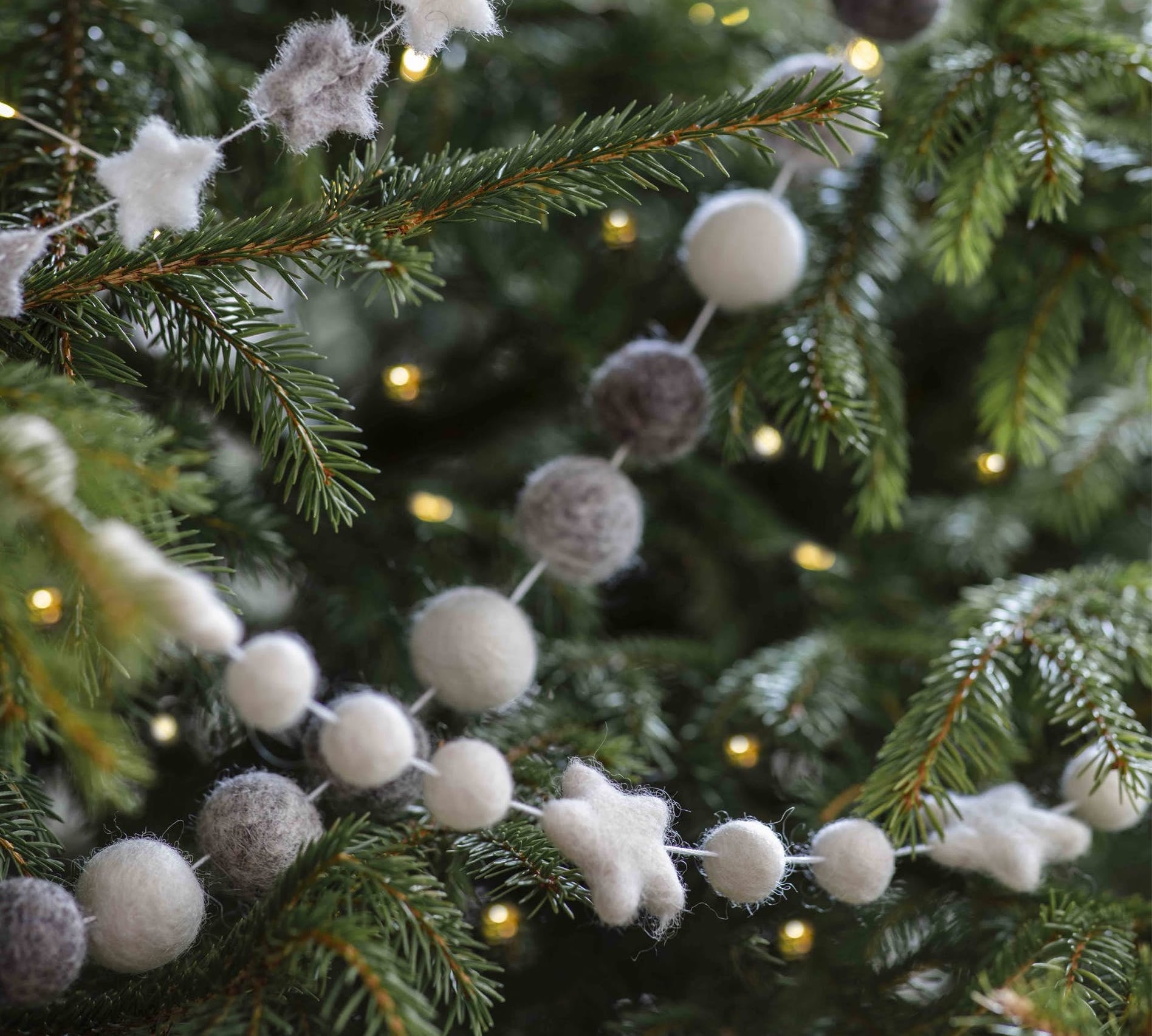 white star and pompom garland 