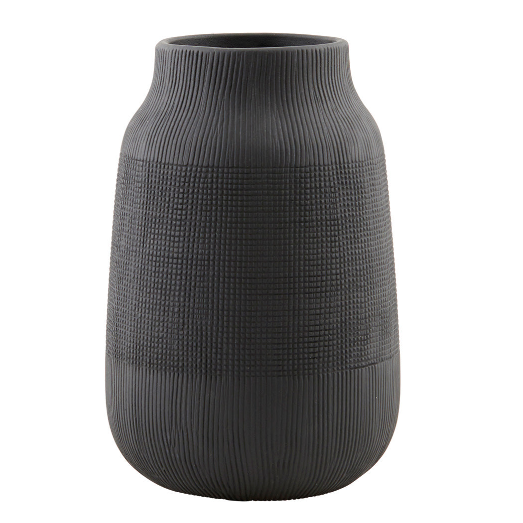 Black vase Groove 