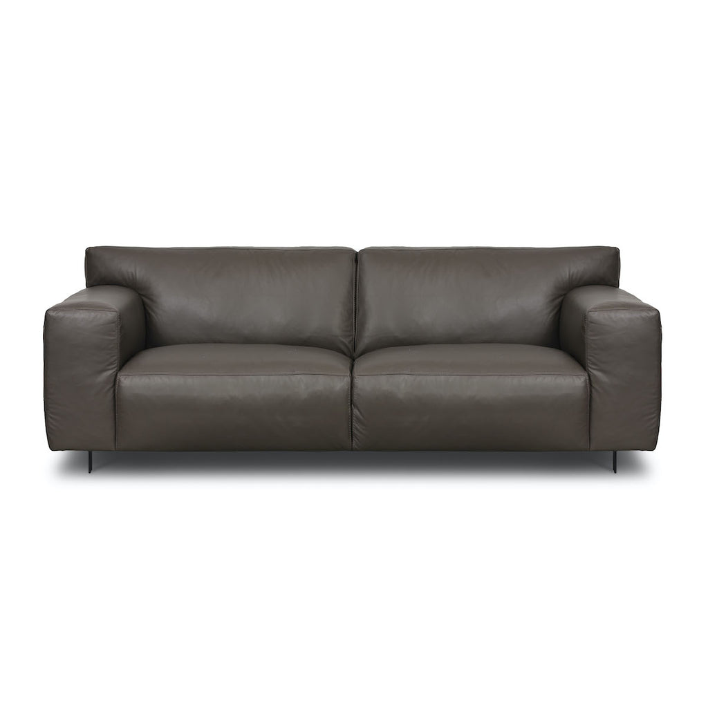 Vesta 2.5 seater sofa in leather
