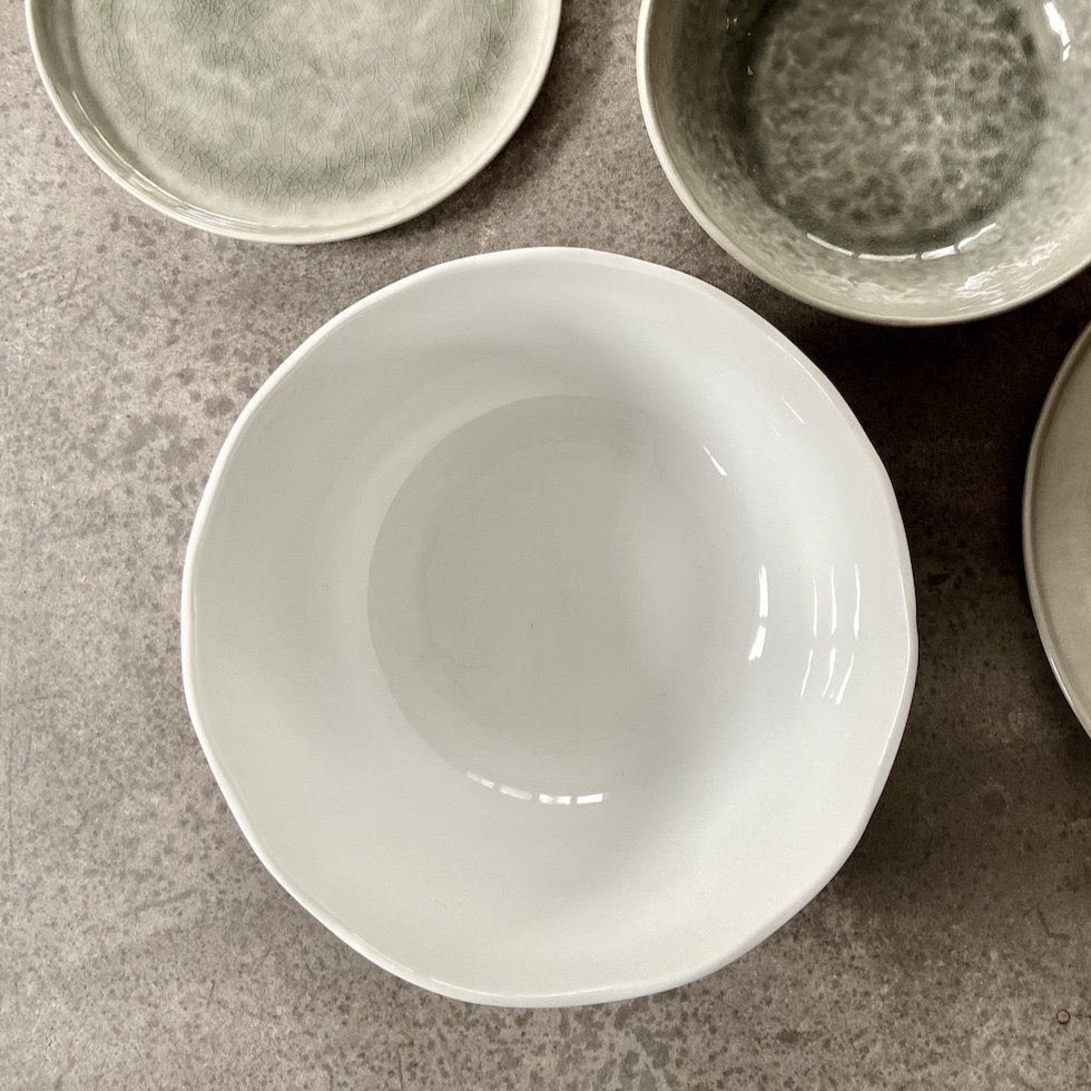 white serving bowl 
