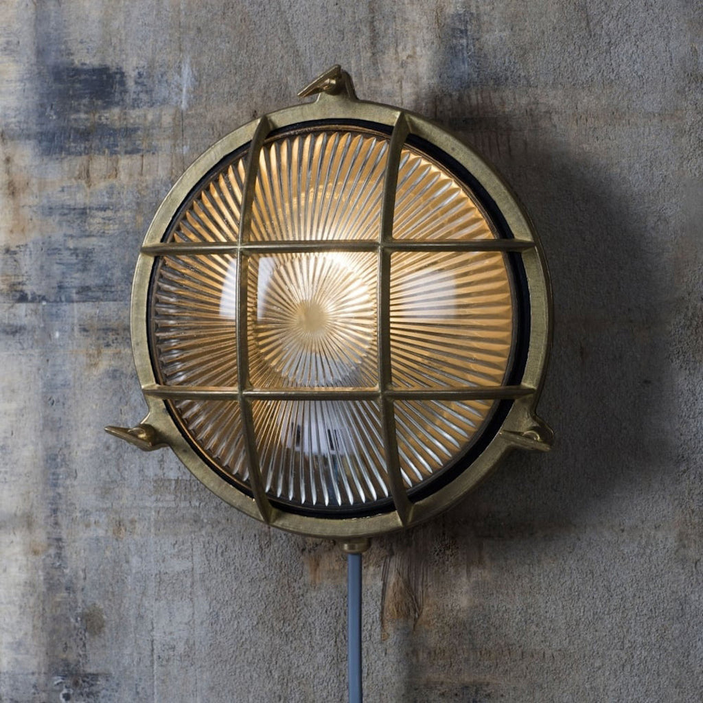 Devonport Brass Round Bulk Head Light