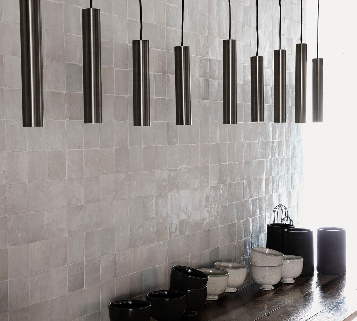 Black long pin pendant light 