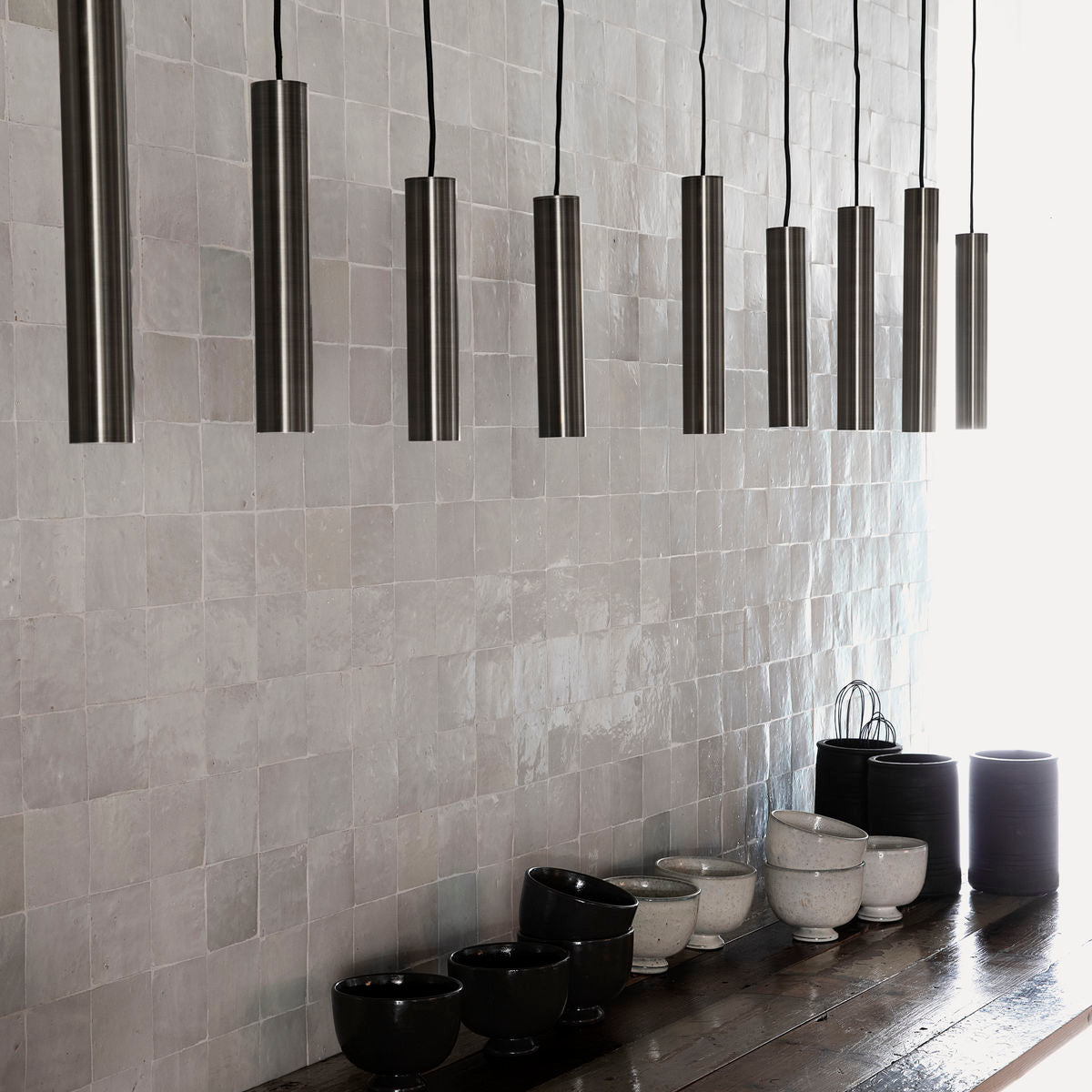 Black long pin pendant light 