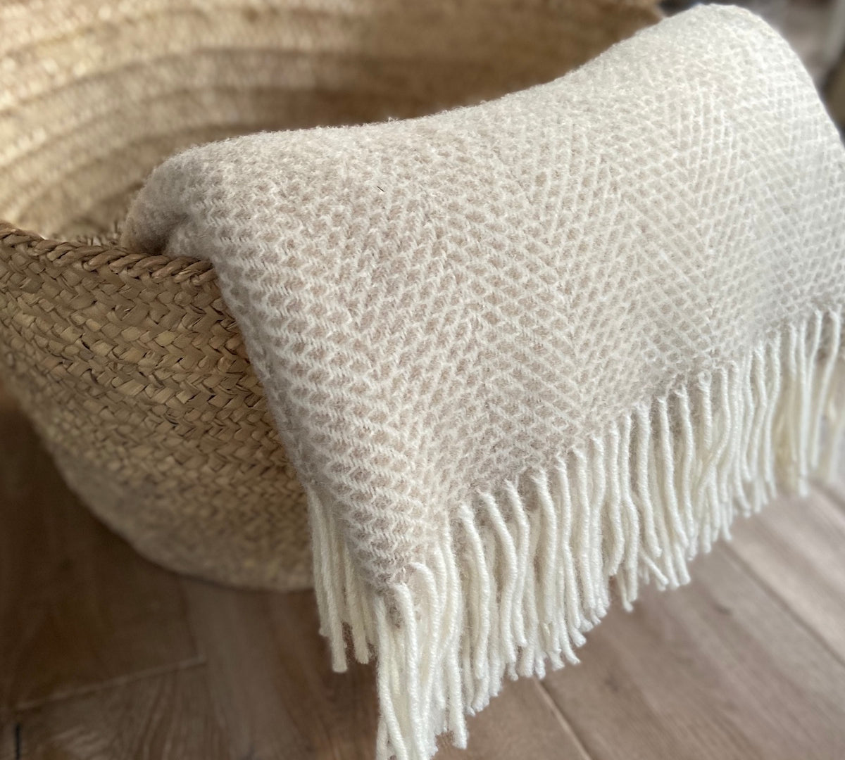 beehive throw wool