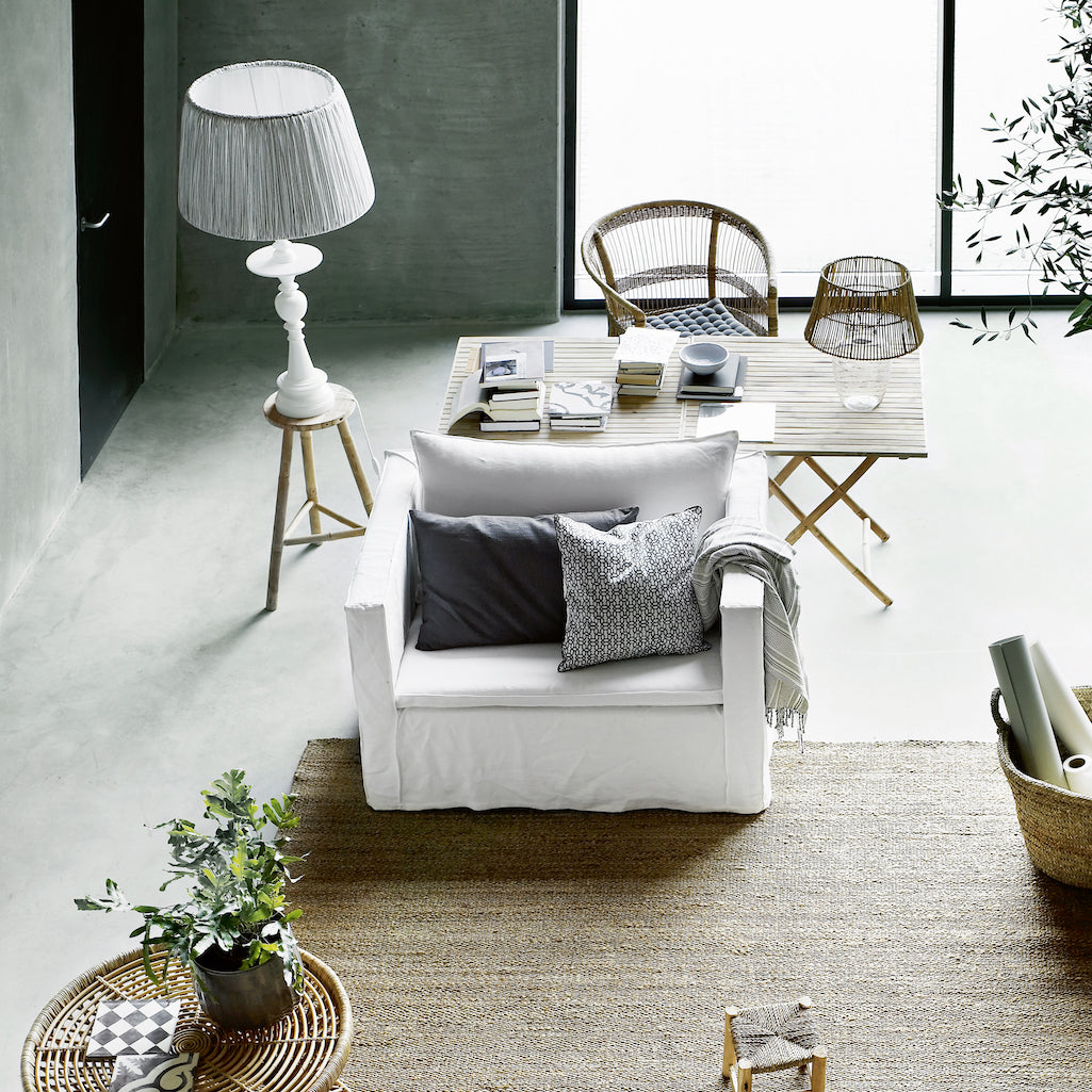 Tine K love seat in white linen 