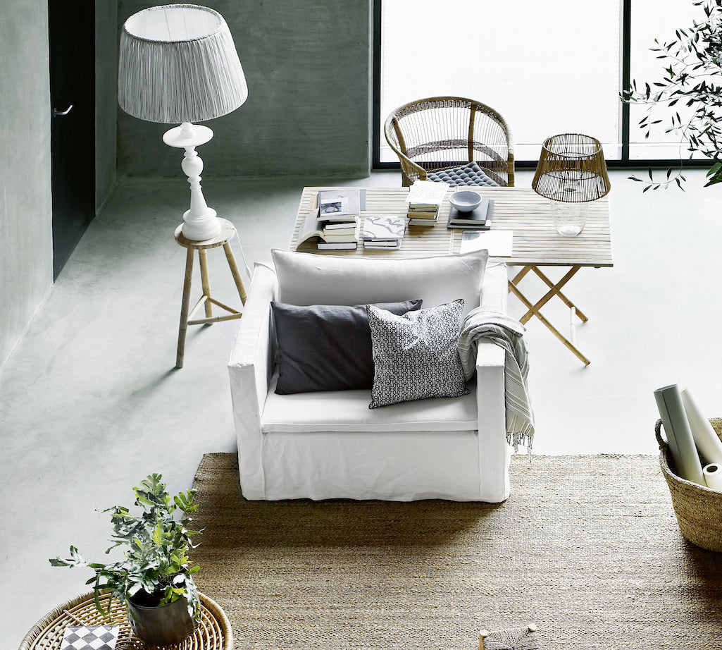 Tine K love seat in white linen 