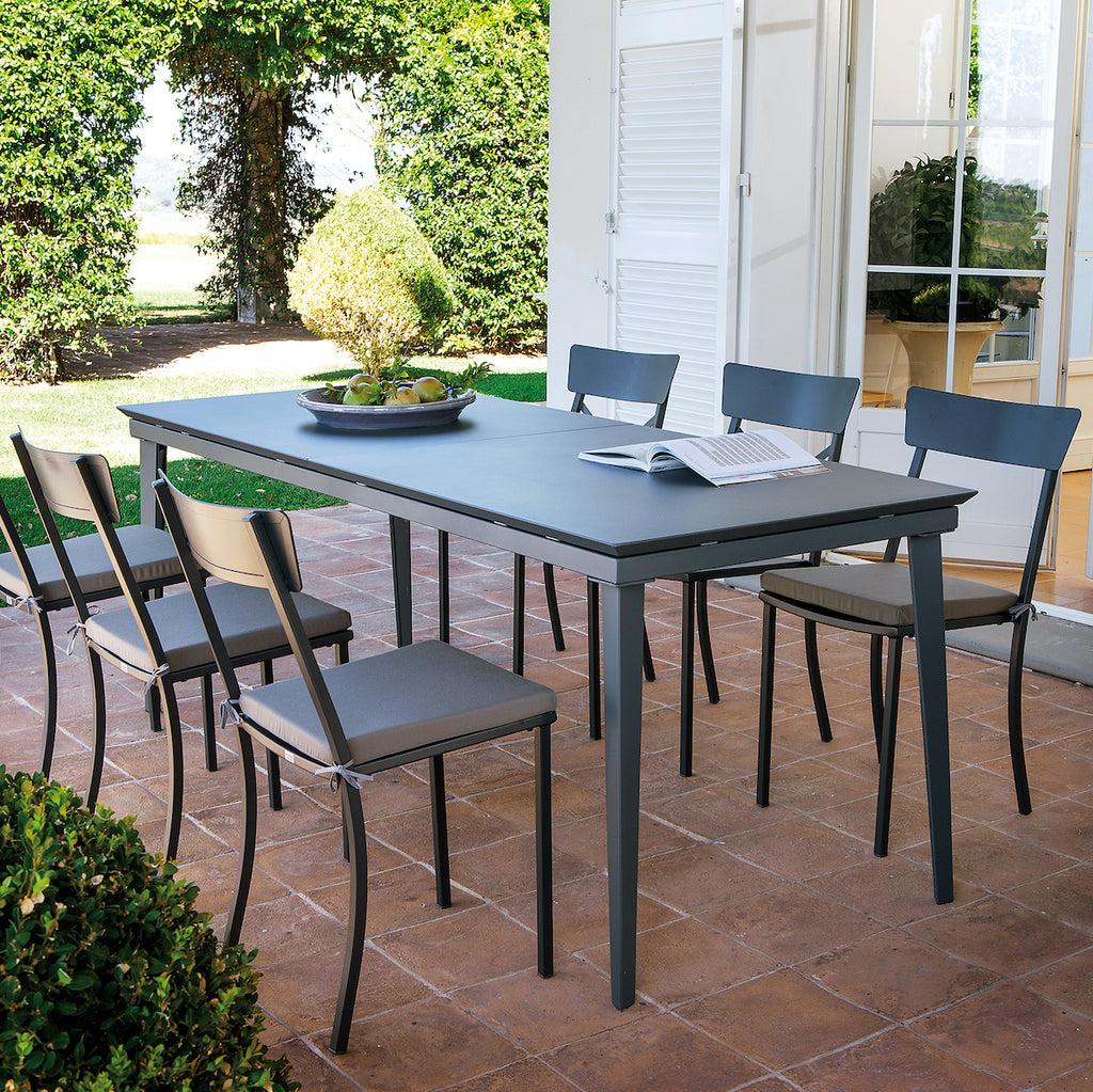 Morgan outdoor extendable dining table 