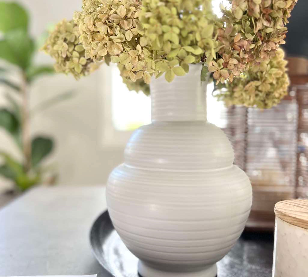 white ceramic vase Live by House Doctor